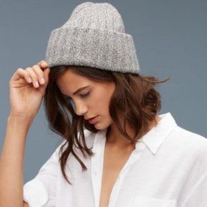 ARITZIA COMMUNITY - HAT / BEANIES